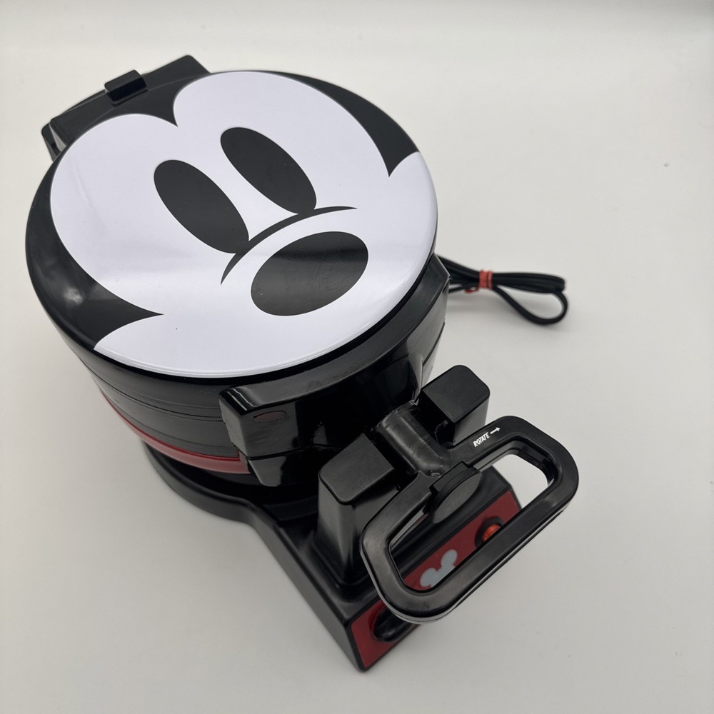 Disney Mickey Mouse MIC-62 Double Flip Waffle Maker 6 Mini Waffles Rotating Work