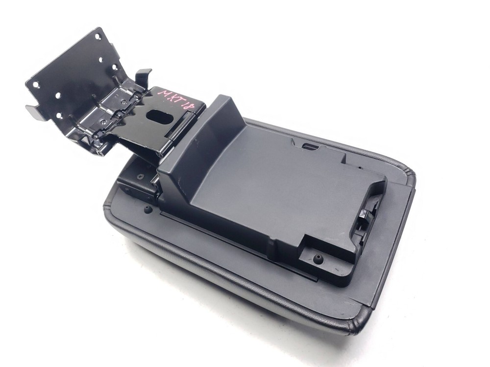 2018 Lincoln MKT Center Console Armrest OEM