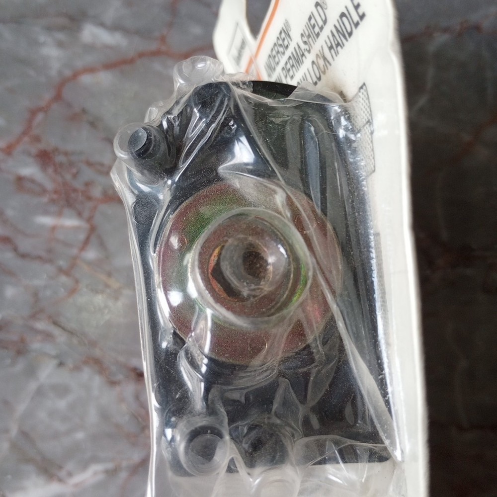 NOS 1991 Andersen New Perma Shield Gliding Window Lock Handle White
