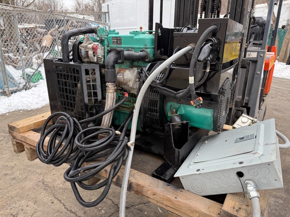 Cummins Onan generator CMSD 6000 6KW 3012 hours