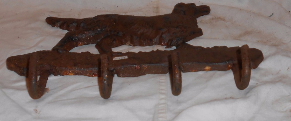CAST IRON RUST FINISH POINTER / SETTER DOG COAT HOOK (4 HOOKS)