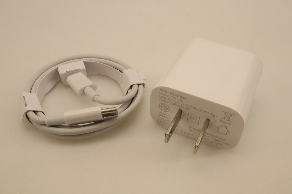 Meta Quest 2 - 128gb - Headset, Controllers, Charging Cable