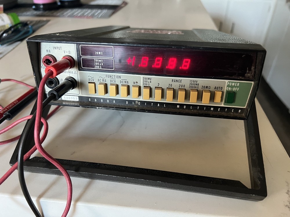 Fluke 8600A Digital Voltmeter Multimeter.  For Parts or Repair