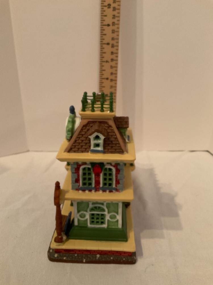 Leemax 2005  MAIN LINE STATION Lighted box kept