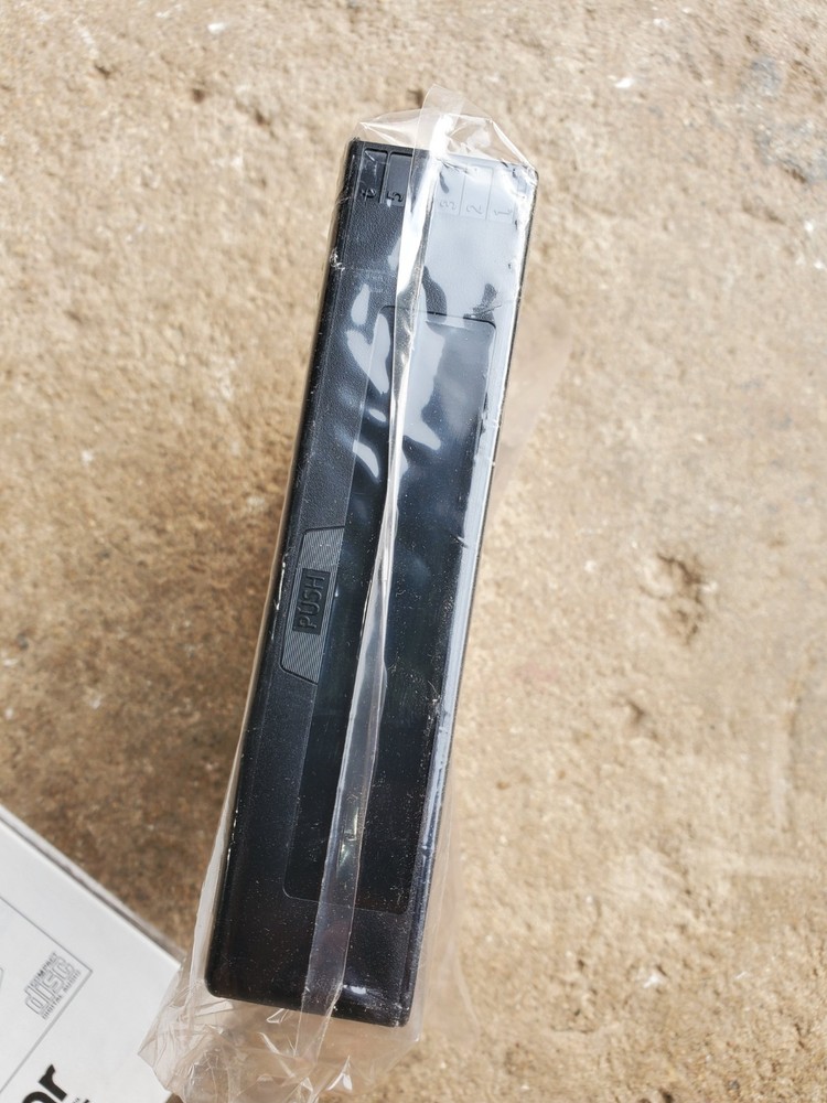 Player Kit 6 Disc CD Disk Changer Mopar 82207483, 1-82207483