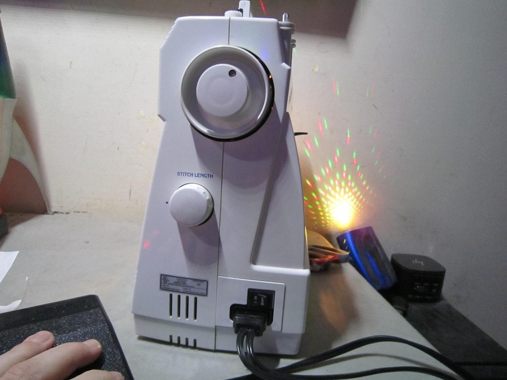 Working White Style Pro 1126 Sewing Machine FREESHIP