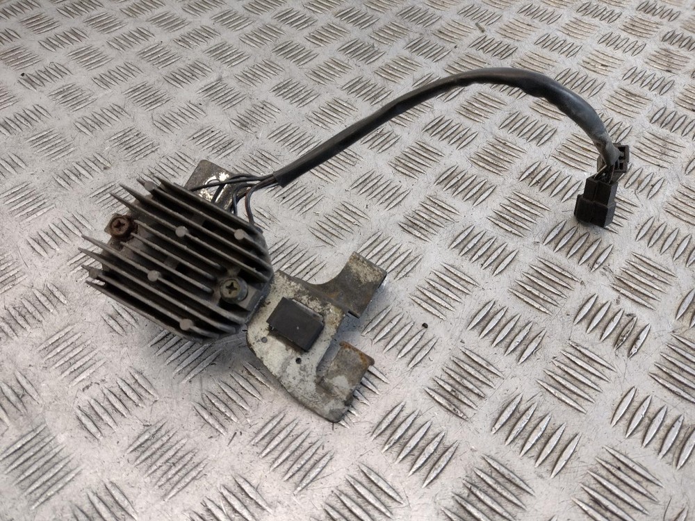 2002 SUZUKI GS 500  RECTIFIER REGULATOR