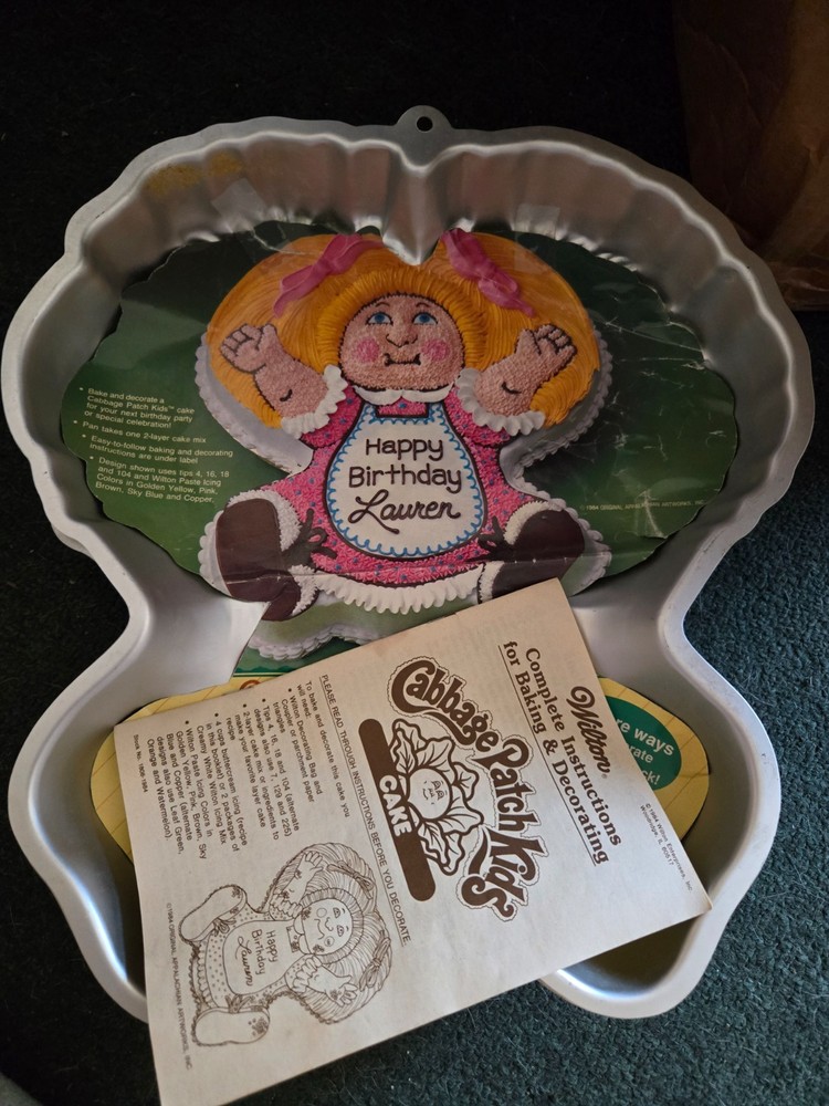 wilton vintage character cake pans