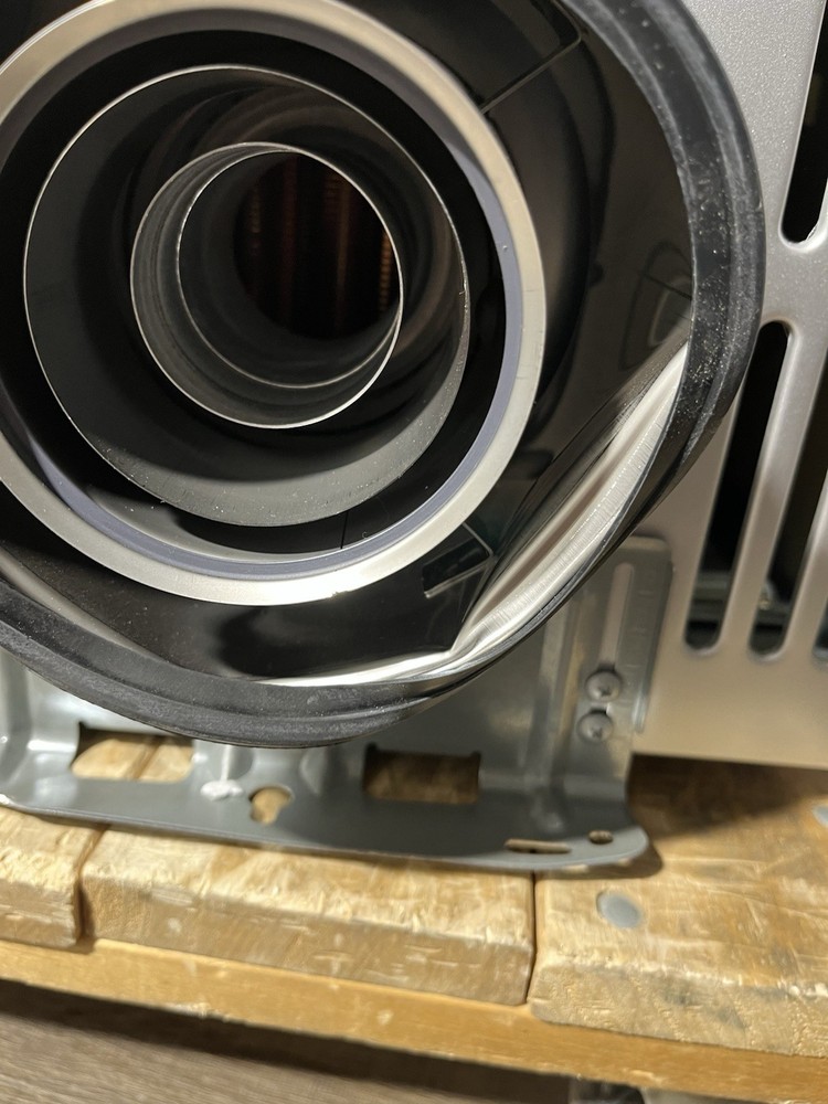 Rinnai RE140iN Indoor Tankless Water Heater 140k BTU Natural Gas (C-14 #1807)