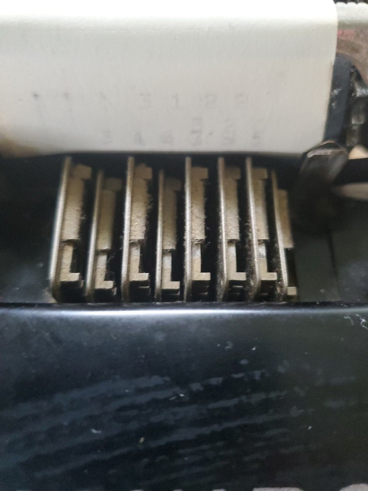 VINTAGE MONARCH LISTING ADDING MACHINE