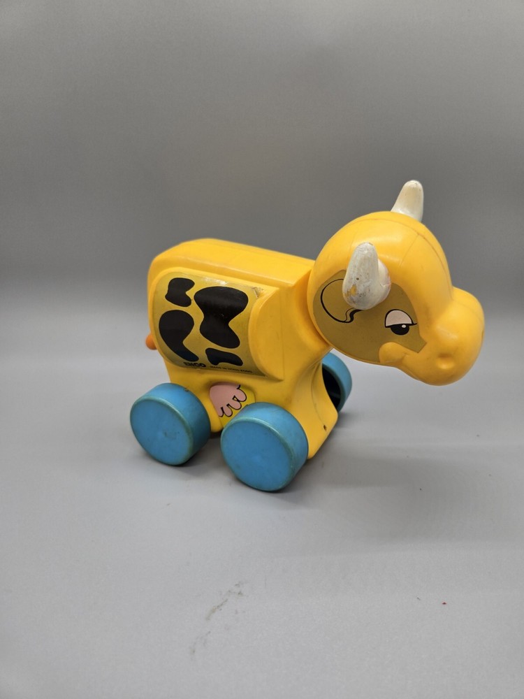 Vintage 1981 Enco Cow Pull Toy