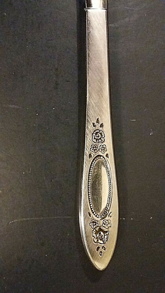 Oneida Vignette Stainless Dinner Knife 9 1/4"