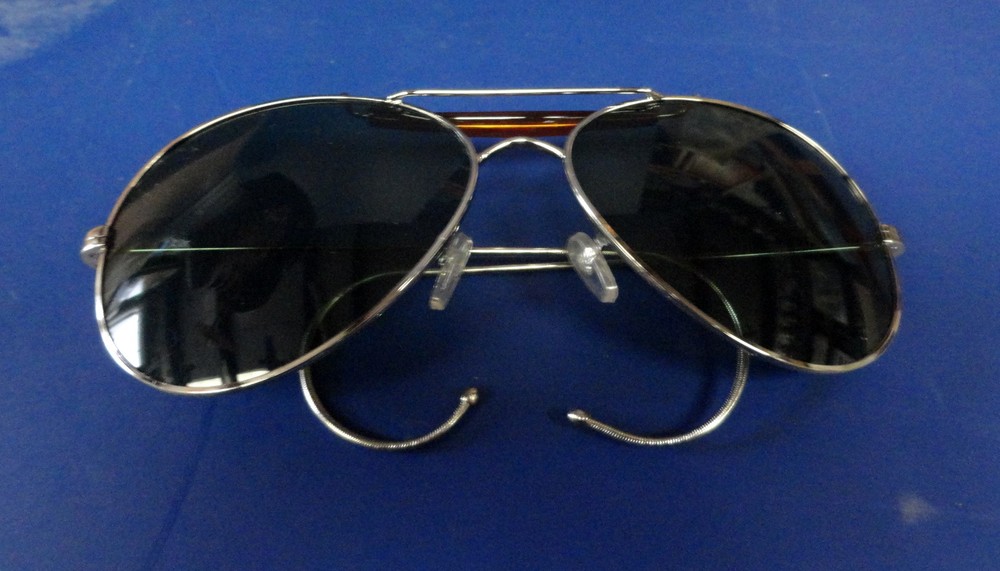 PILOT'S FLYING SUNGLASSES W/CARRYING CASE