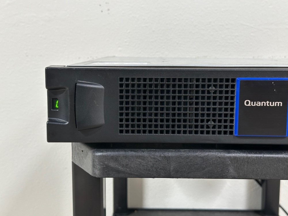 Quantum QXS 24-bay SAS disk array w/ Dual 3-07364-01 Quantum SAS SAN Controller
