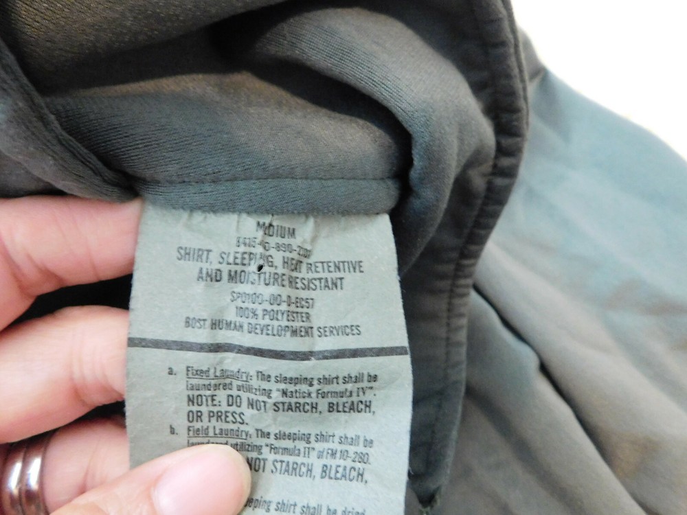 US ARMY MAN GREEN SLEEPING SHIRT SIZE MEDIUM