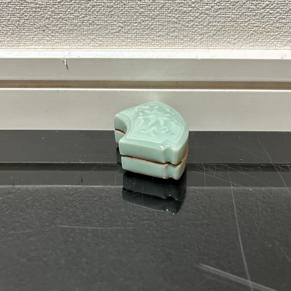 Celadon Folding Fan Design Incense Case Tea Ceremony Ceramic Decor Art