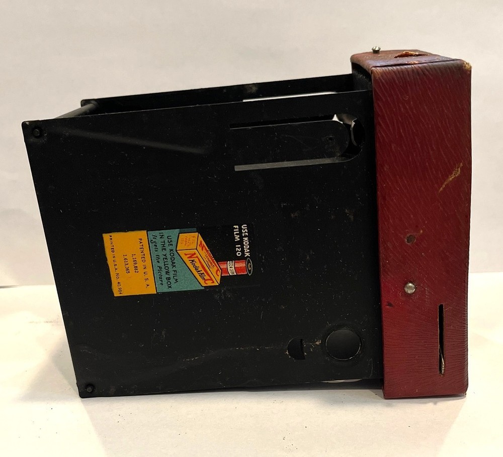 Rainbow Hawk-eye No.2 Model C. Brownie Camera