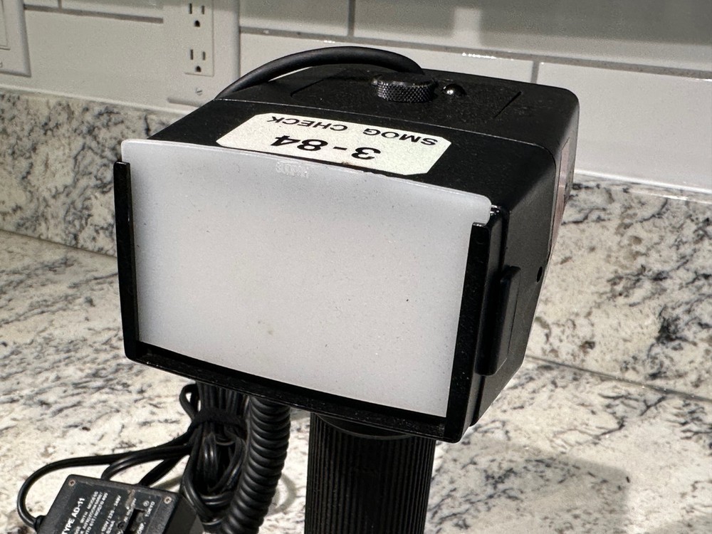 SUNPAK AUTO 611 Thyristor Handle Mount Flash w/Power Supply & Diffuser Tested