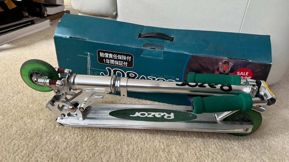 JDRazor Kick Scooter Silver Original Box