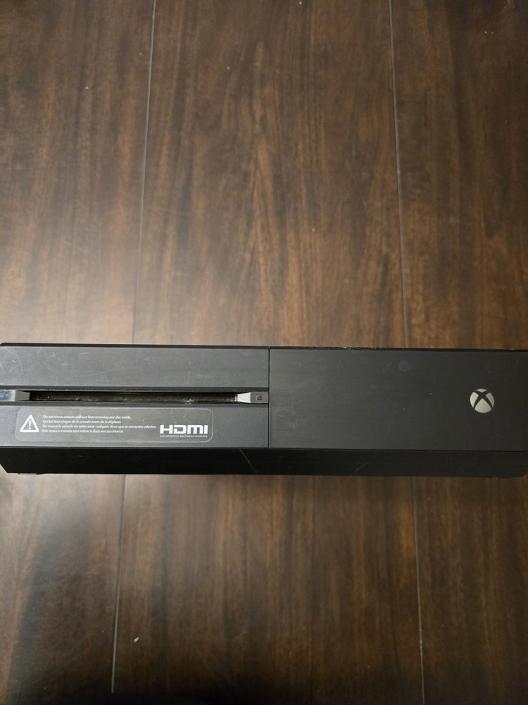 Microsoft Xbox One 1540 500GB Console Bundle w/ 6 Games + 1 Controller - TESTED!