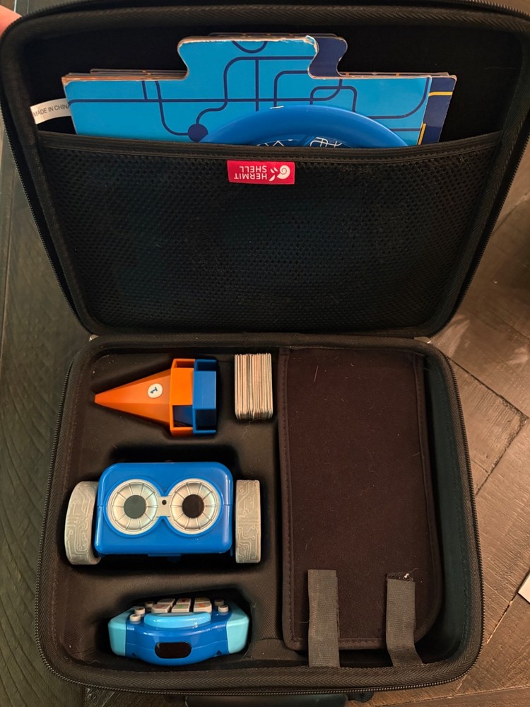 Botley 2.0 Activity Set - Case Included