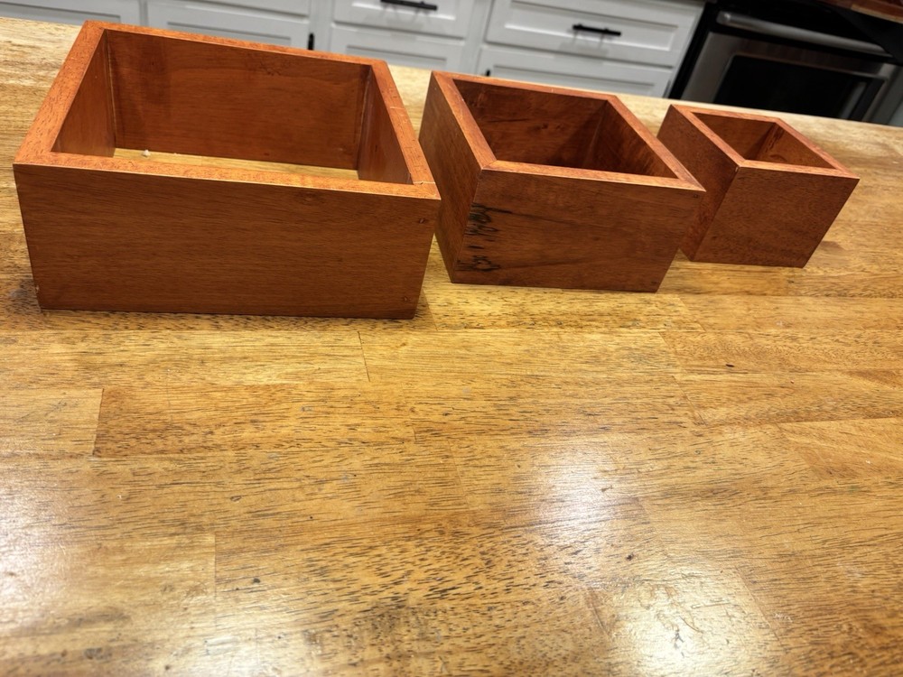 Square Shelves in Assorted Sizes, 3 Count