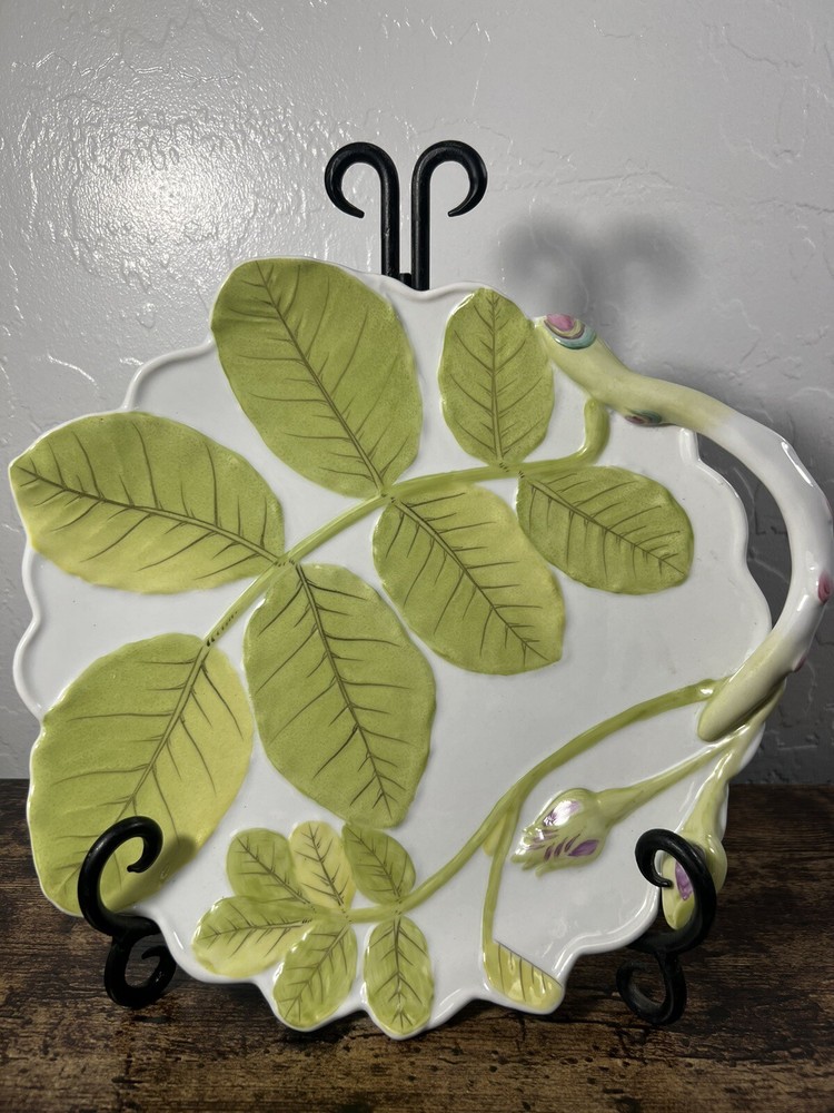 Williamsburg Floral Handled Serving Hanging Wall Plate