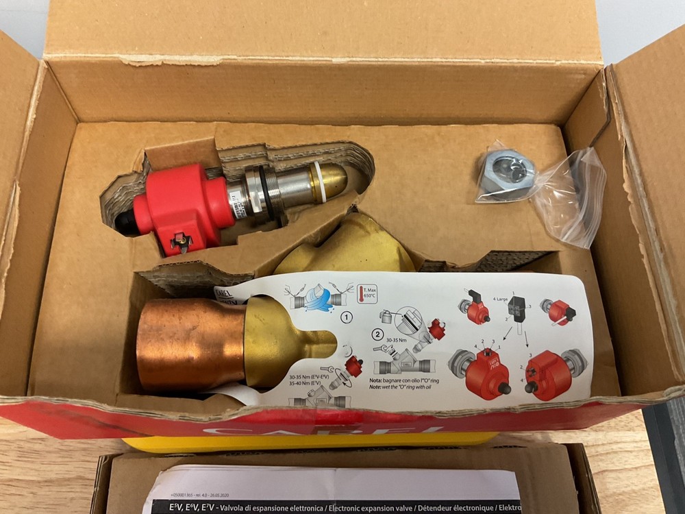 NEW CAREL E6VB2ASV00 electronic expansion valve EEV