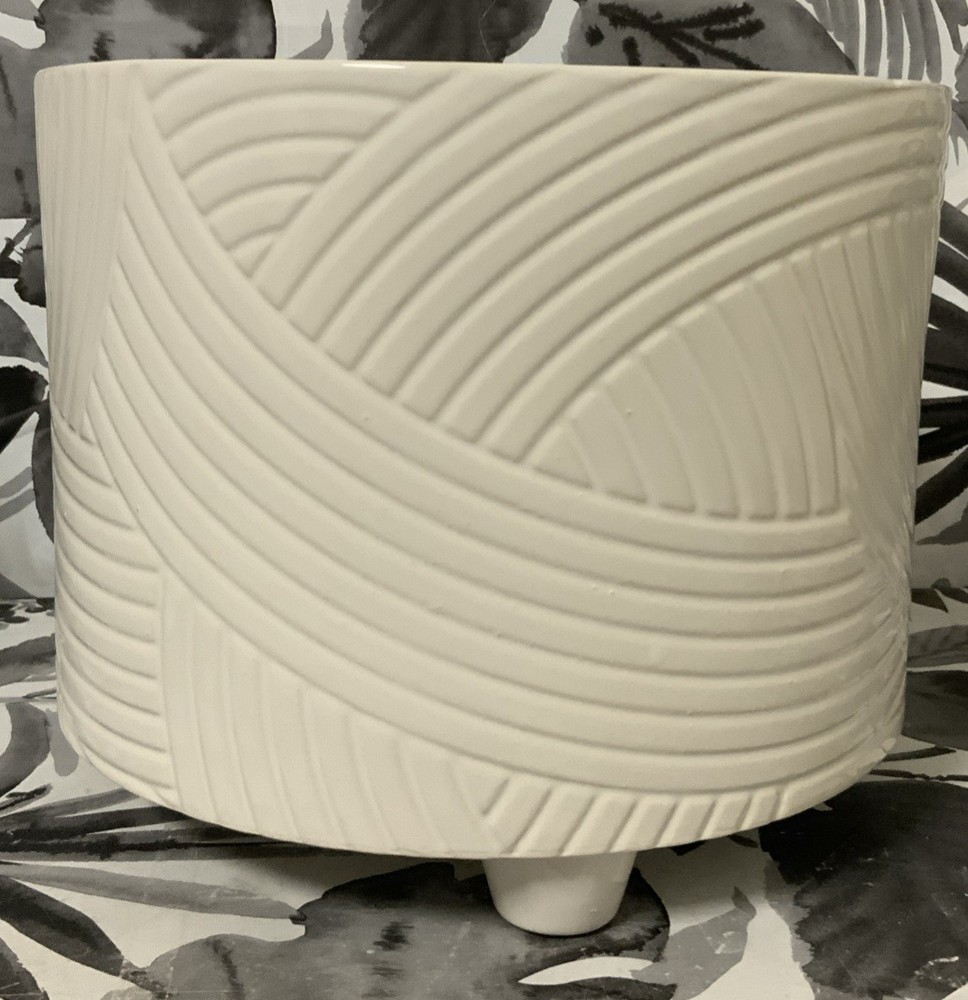 ➿ Sagebrook Swirl Footed Planter, White 8” 🆕