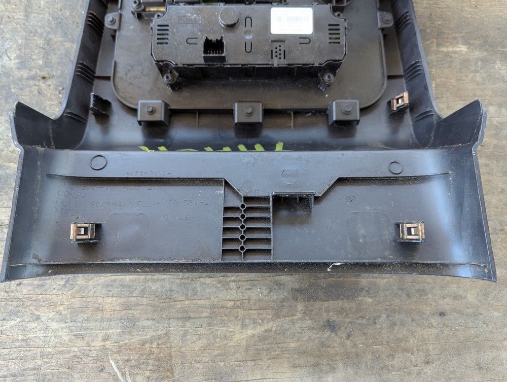 2015-2017 Ford Expedition Rear Center Console AC Heat Control Switch Panel
