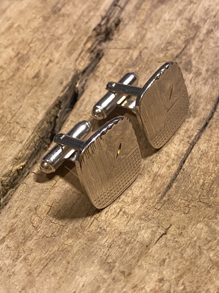 VINTAGE SILVER TONE SQUARE CUFFLINKS .75”