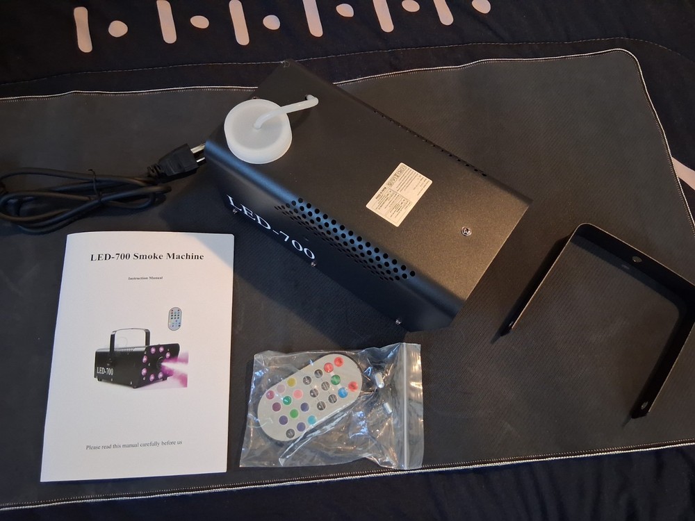 Led 700 Smoke Machine With Remote Control