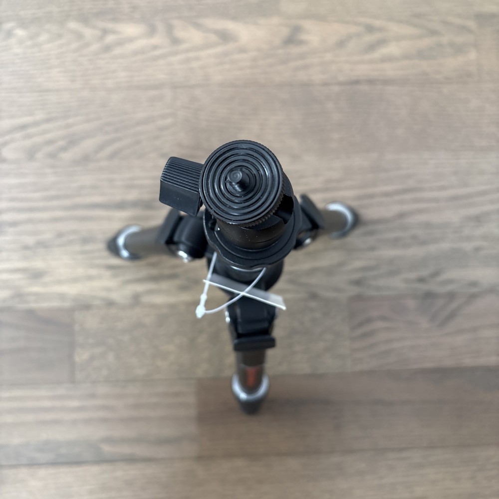 SCHONFELD ALUMINUM COMPACT TRIPOD NEW