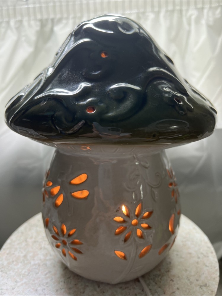 Mushroom Toadstool Ceramic Table Lamp Night Light Green Beige Boho Artsy Flaw