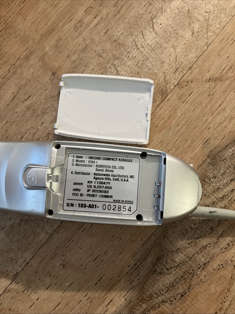 Encore! Compact Karaoke Microphone with Memory Card