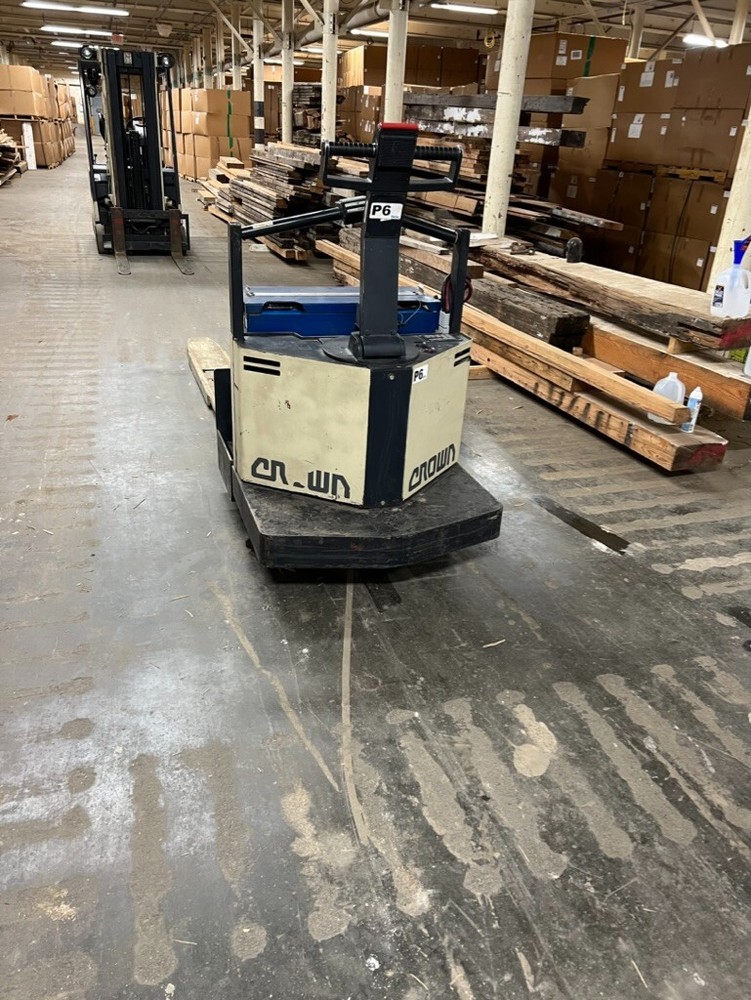 Crown Pallet Jack 80 PE-S