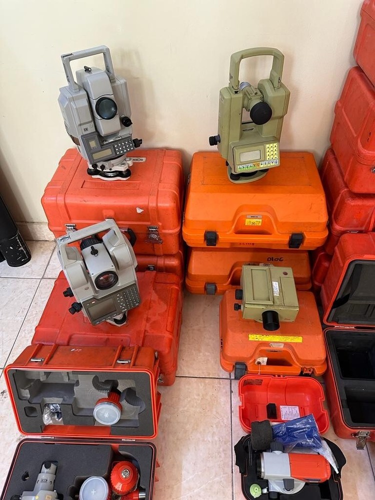 Sokkia C32 Automatic Level with carry case.