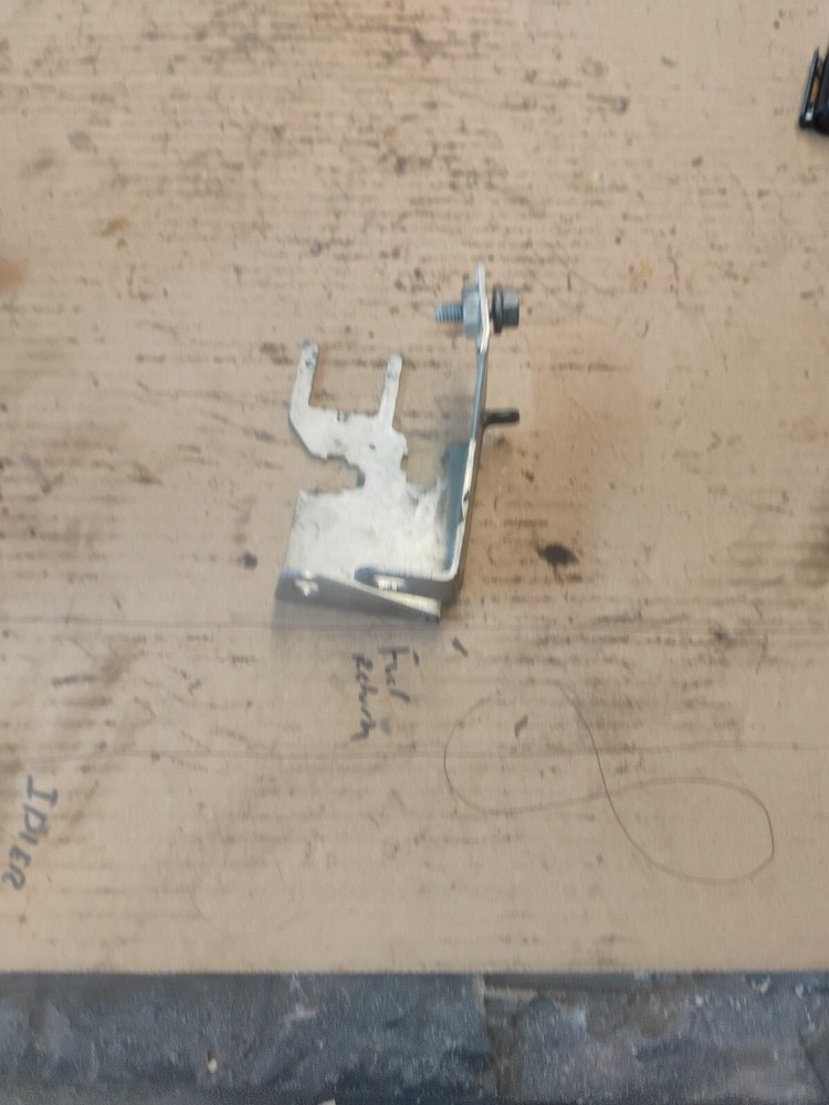 Caterpillar 3.4 Engine Bracket Hardware 4 Cylinder Diesel Engine