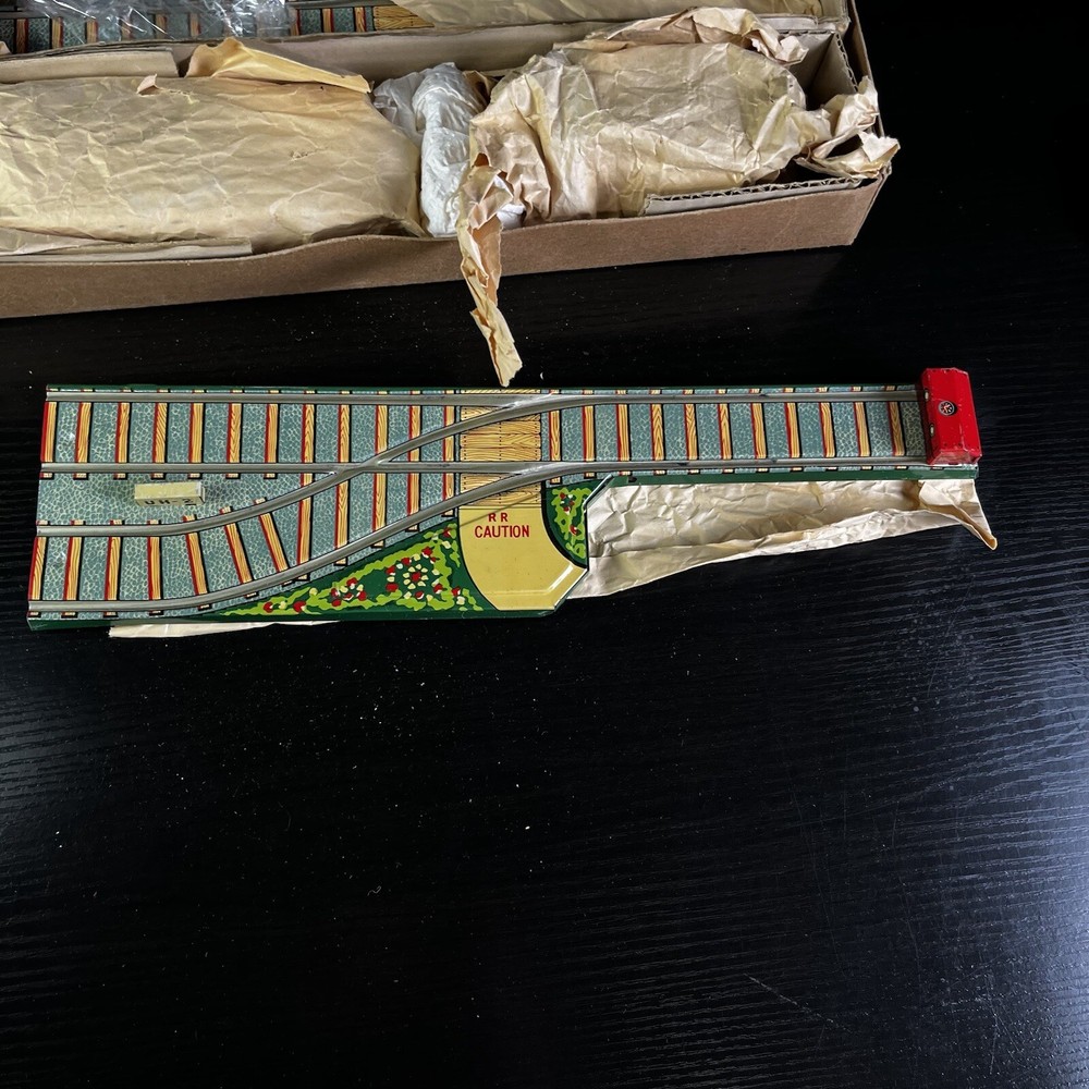 Vintage Atlas Shuttling Train & Freight Yard Set Original Box