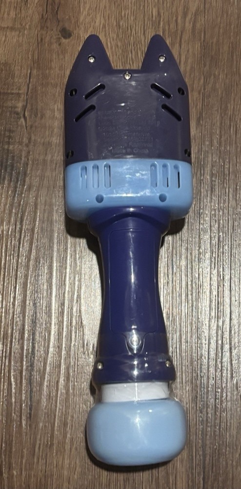 Bluey Bubble Wand- Blows Bubbles