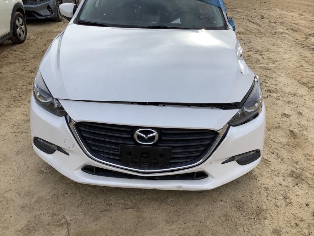 3 2018 Glove Box 4916502