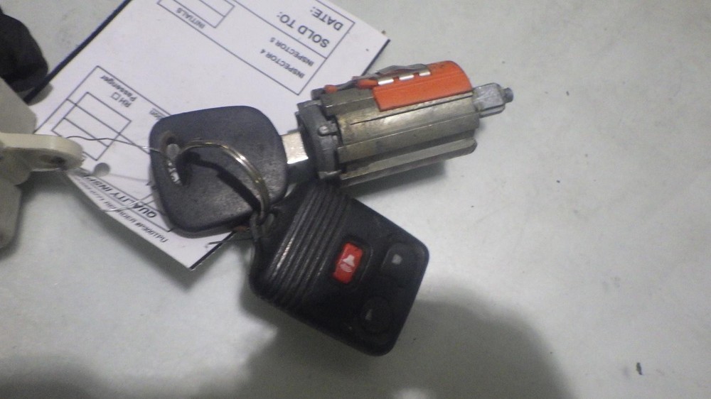 04 FORD MUSTANG Ignition W/Key