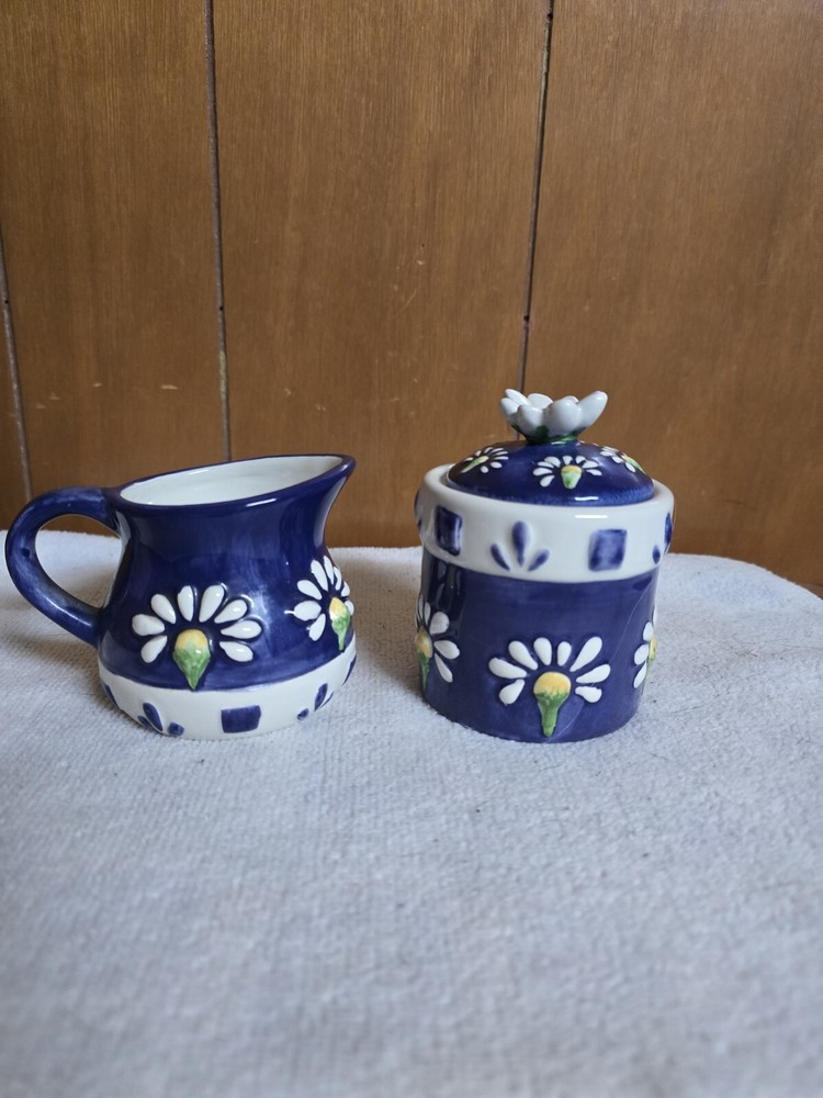 Oneida Spring Daisy Cream And Sugar Set