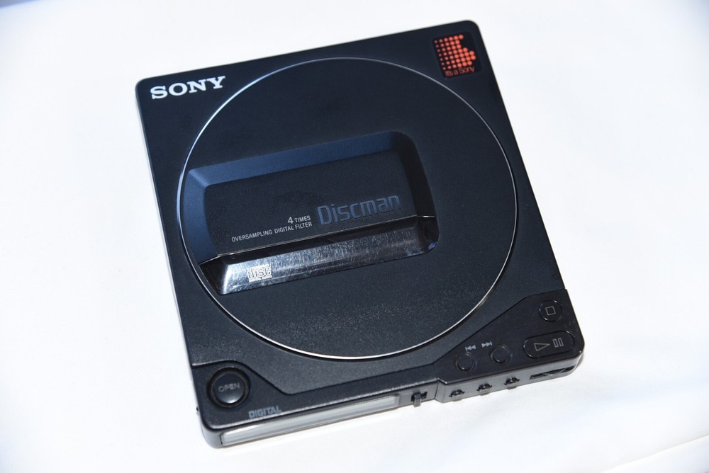 Sony D-25 Discman Personal CD Player Working