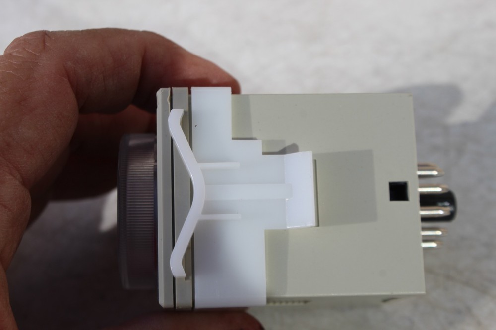 AT11DN-2 Autonics Analog Timer 24VAC/VDC w/ Socket Base 11pin Multi Range