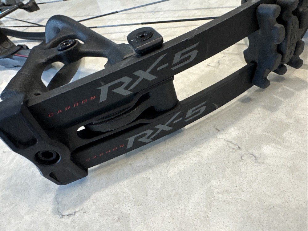 Hoyt Carbon RX5 Ultra LEFT HAND 60# 27-32” Draw Compound Bow