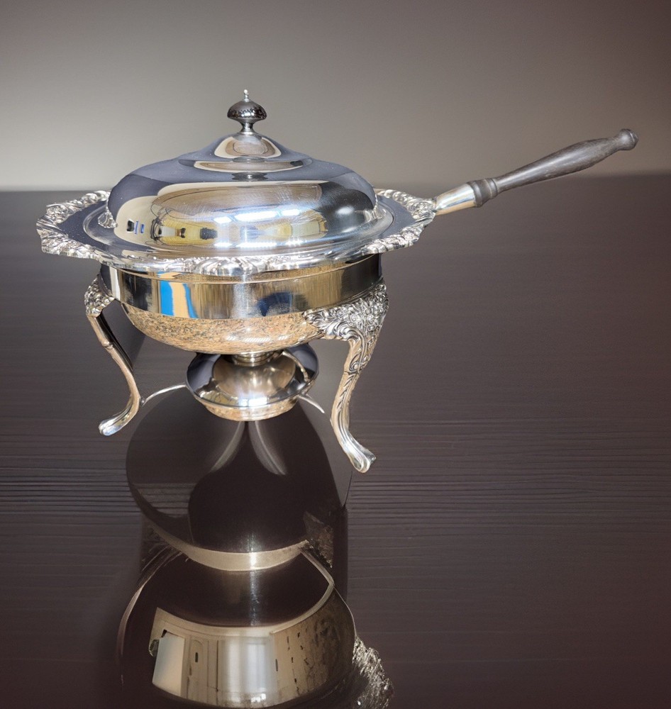 Heritage pattern by 1847 Rogers Bros, 8 1/2 Chafing Dish