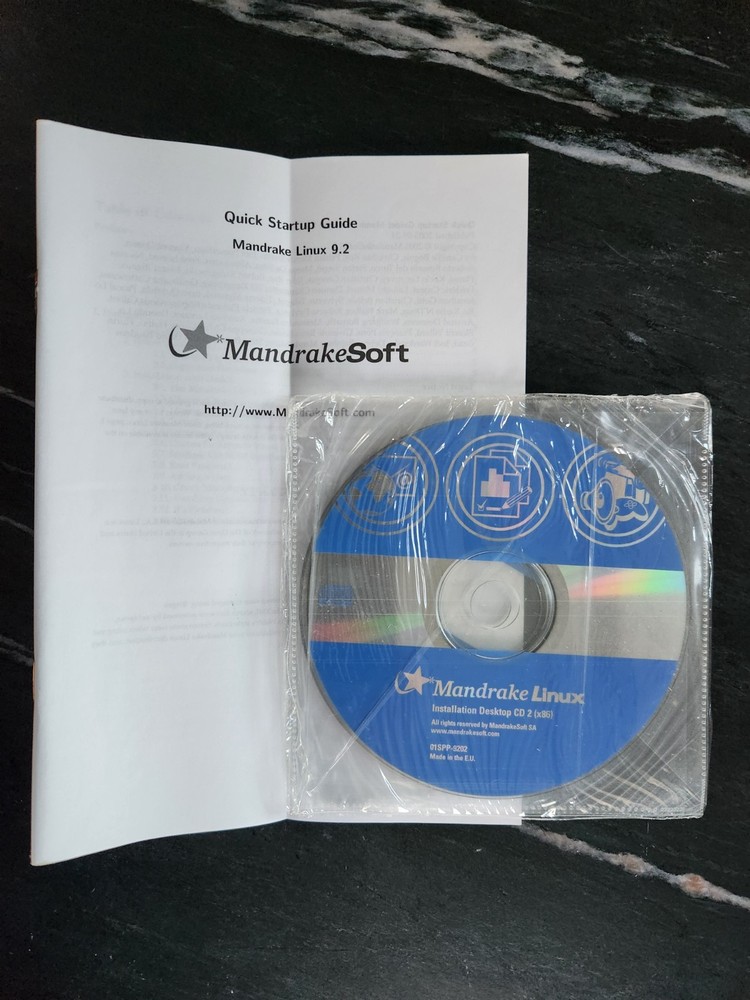 Mandrake Linux Desktop v9.2, Two Install CDs & Quick Startup Guide