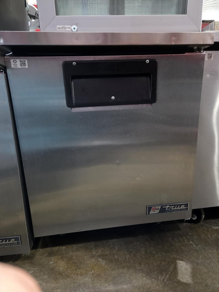 True 2004 Undercounter 1 Door Cooler Model TUC-27