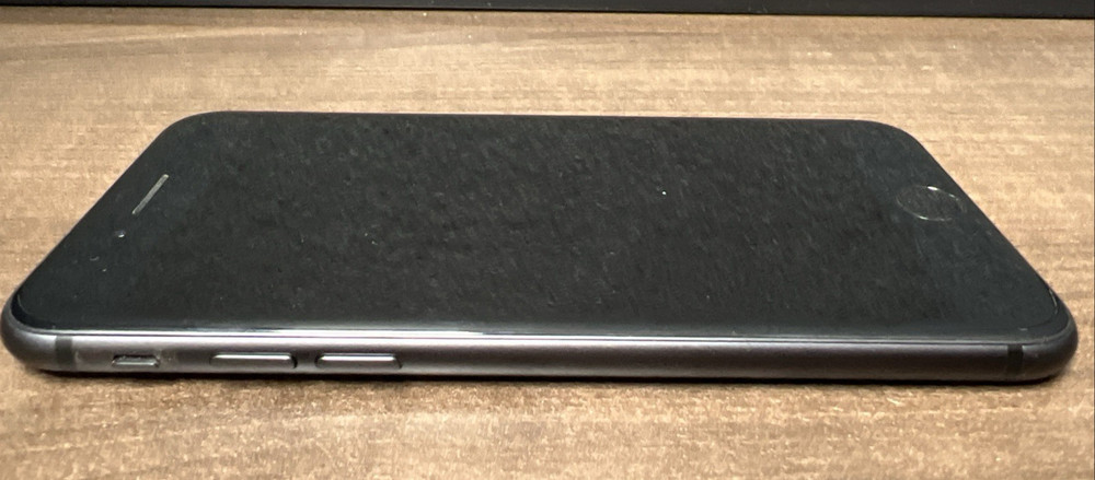 iPhone 8 - 64 GB - Space Gray (Unlocked)
